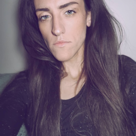 Meet your Posher, Jenna - Picture 3 of 6